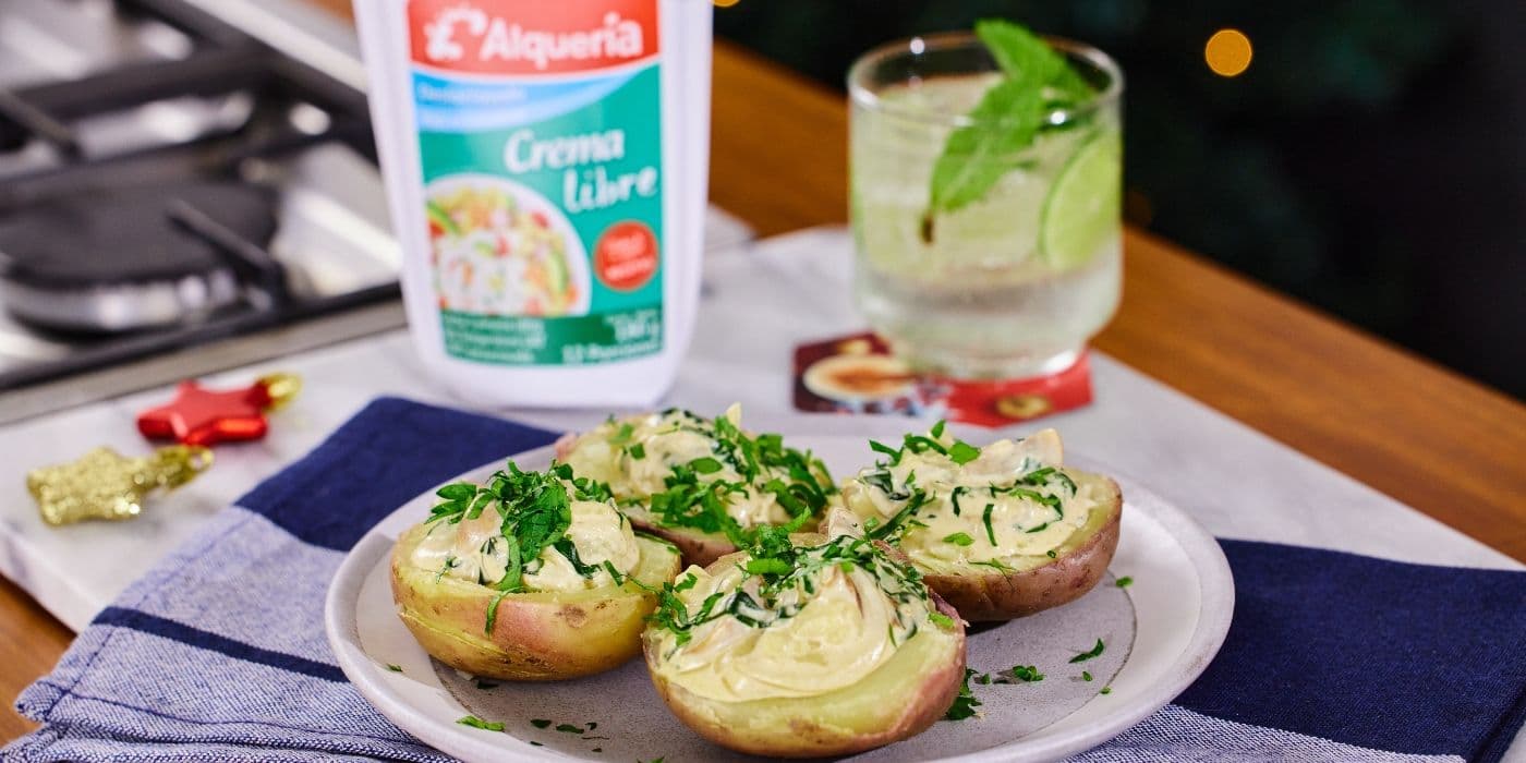 Papas rellenas con crema de espinaca y champiñones
