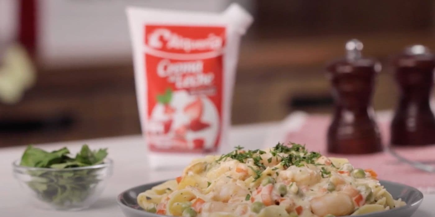 Pasta con camarones cremosos