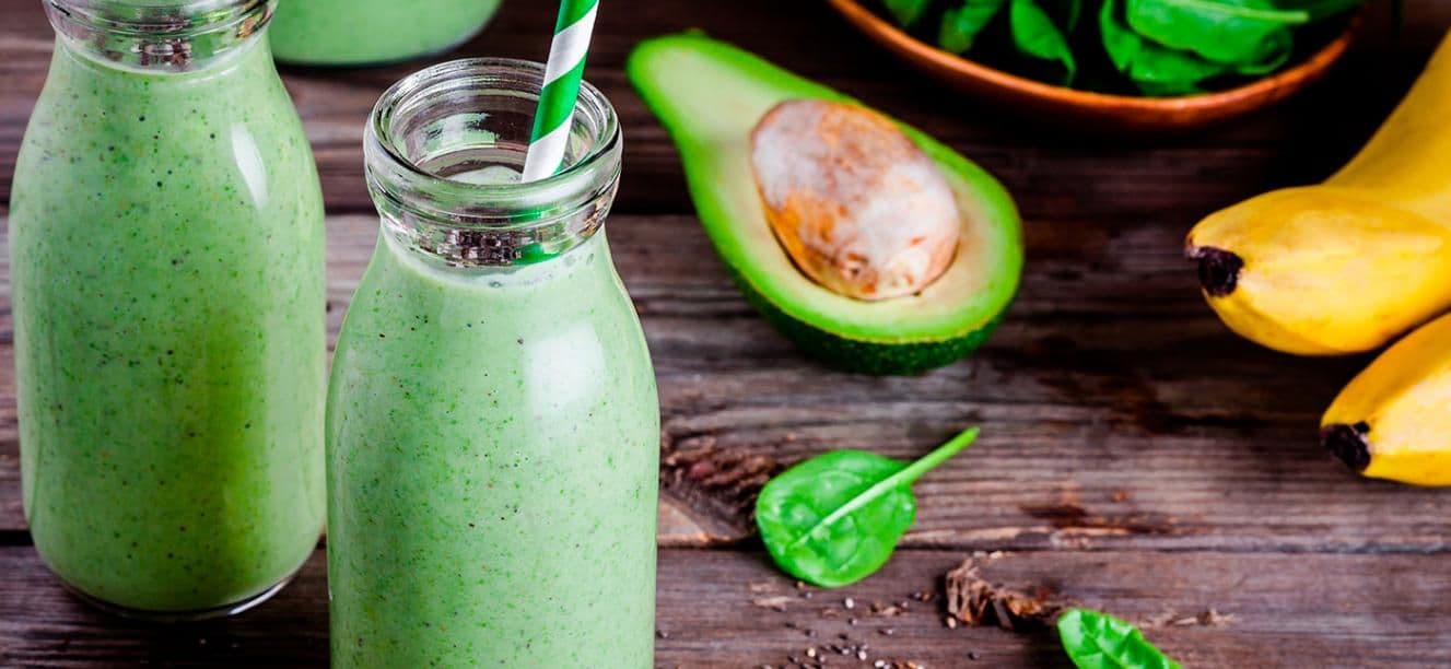 Bebida cremosa de aguacate