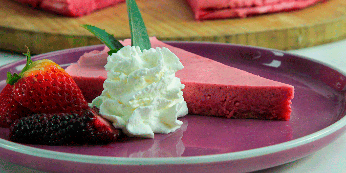 Mousse de Mora con Crema Chantilly Alquería.