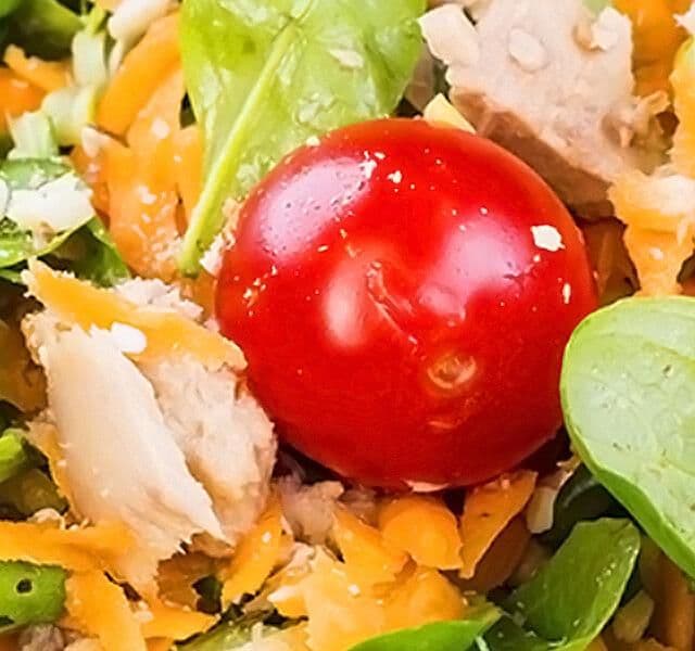 Ensalada de espinaca y atún