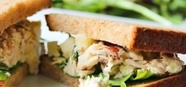 Sandwich de pavo y lechuga