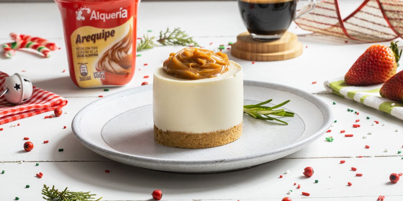 Pastelitos de Mousse de queso y Arequipe