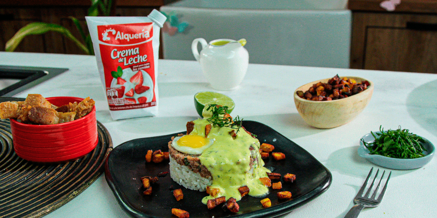 Bandeja paisa a mi manera con Crema de Leche Alquería.