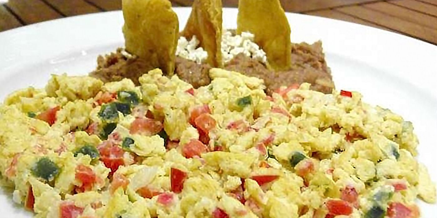 Huevos con cebolla