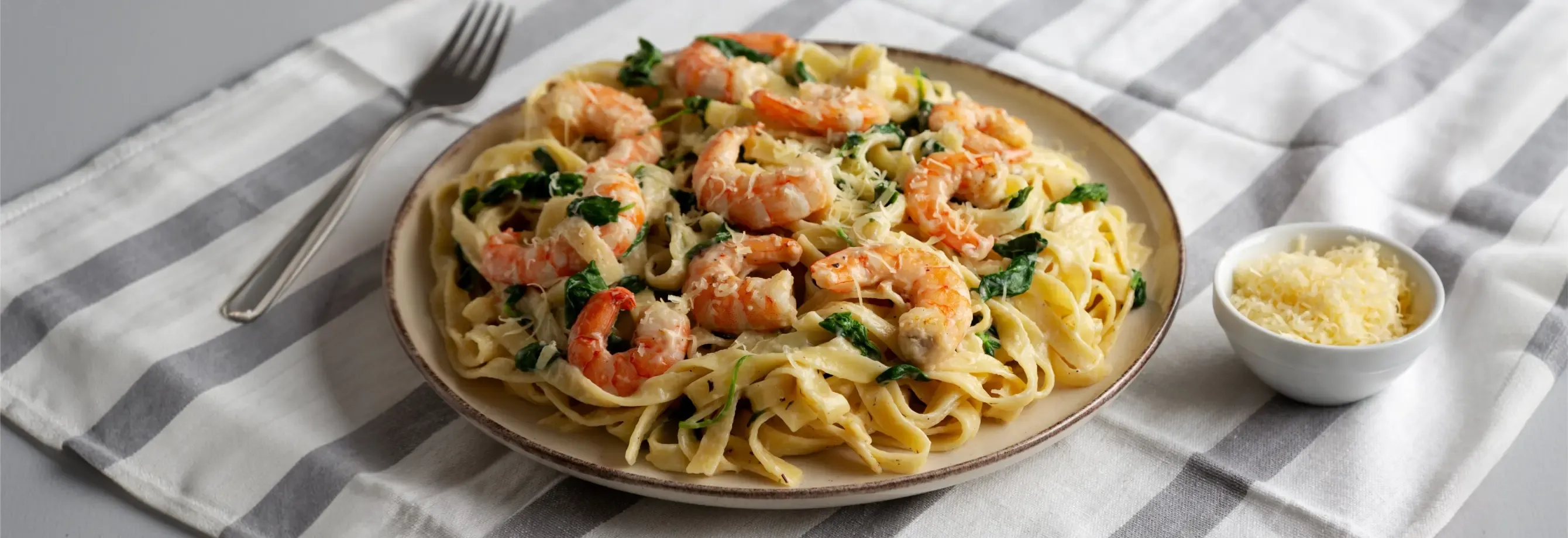 PASTA CREMOSA CON CALABACÍN Y CAMARONES