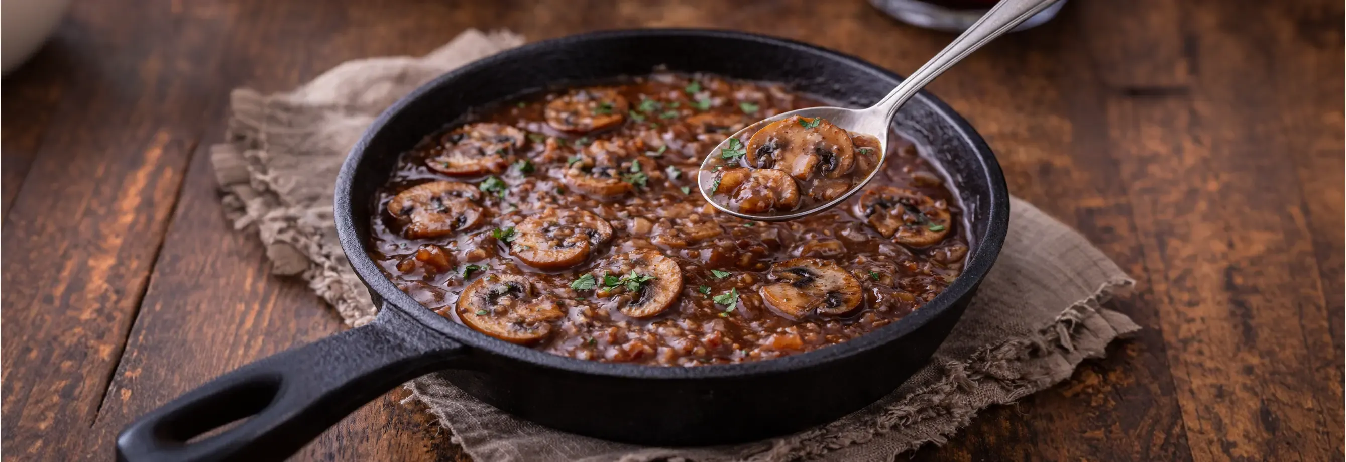 salsa de champiñones y vino tinto
