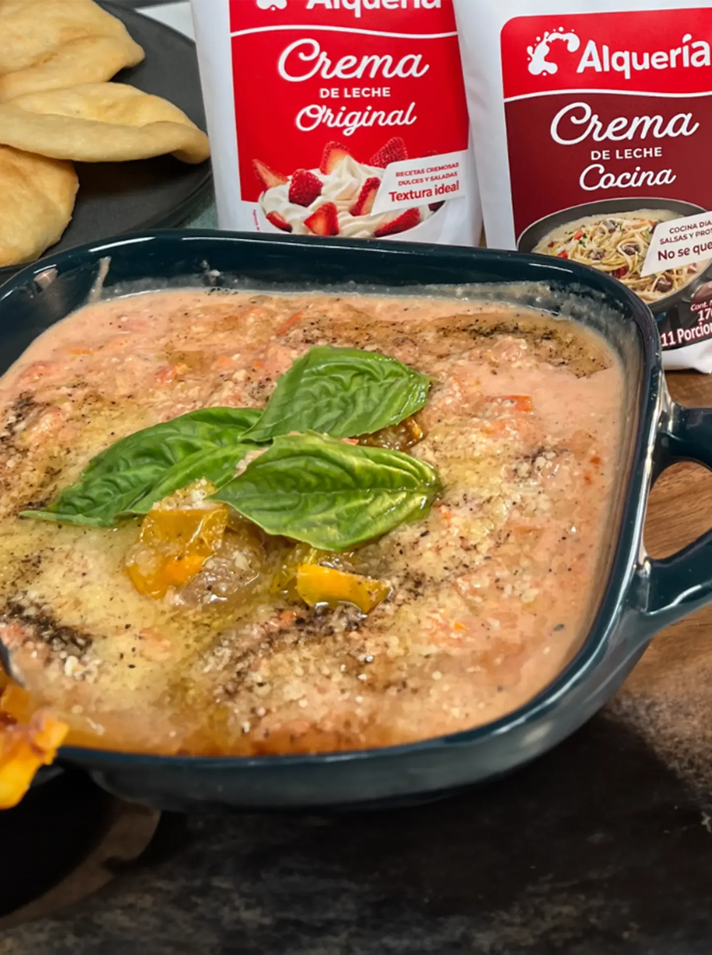 Dip de tomates rostizados cremosos con sólo 6 ingredientes