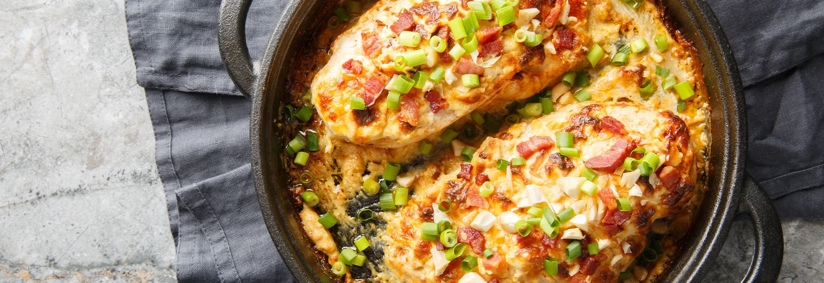 POLLO CON TOCINETA CREMOSO