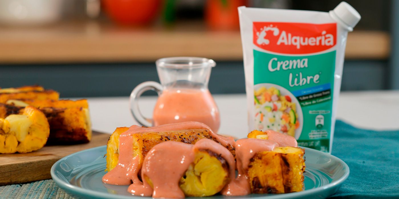 Plátano con queso y crema de bocadillo