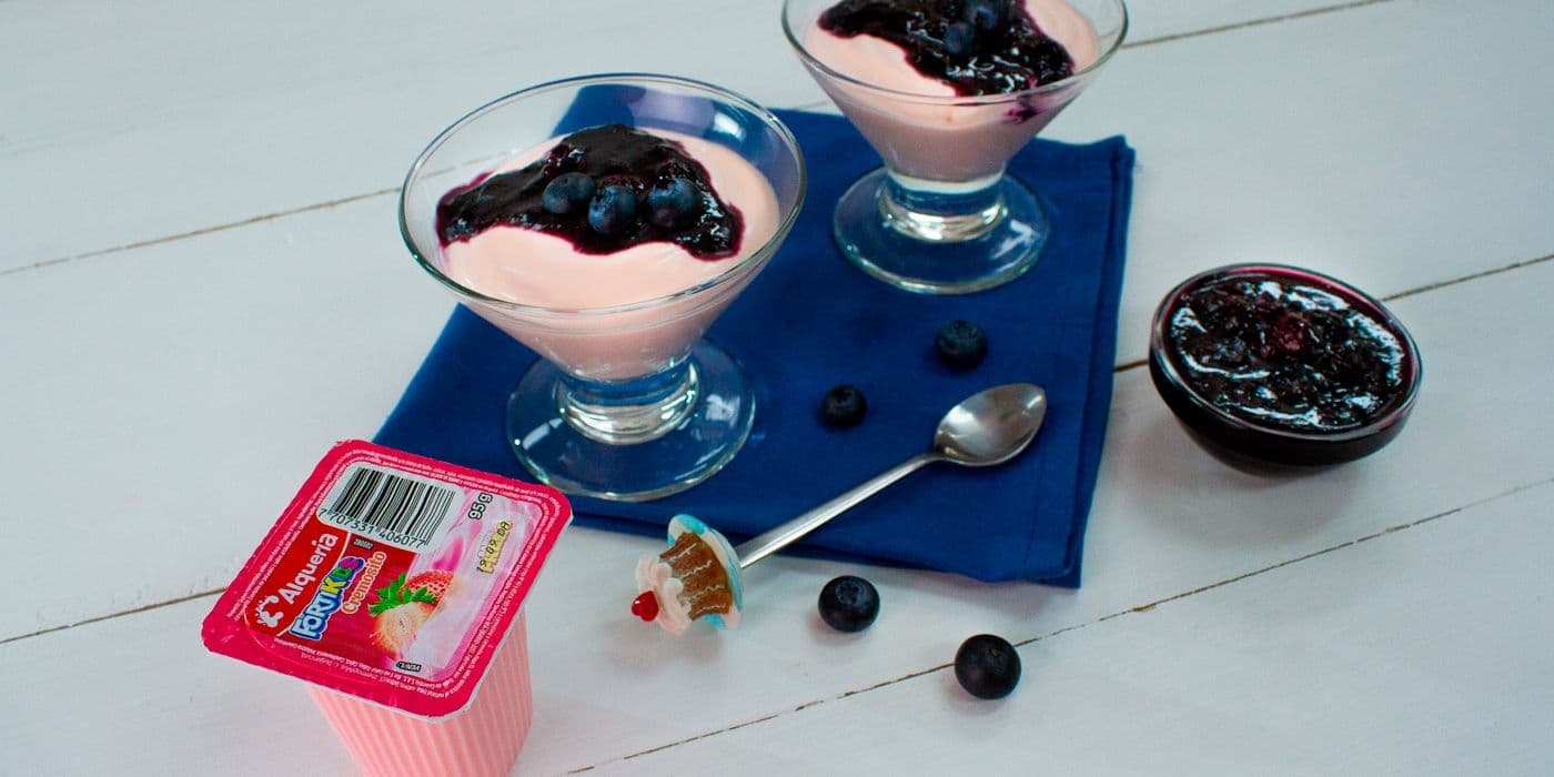 Vasitos cremosos y dulces de arándanos