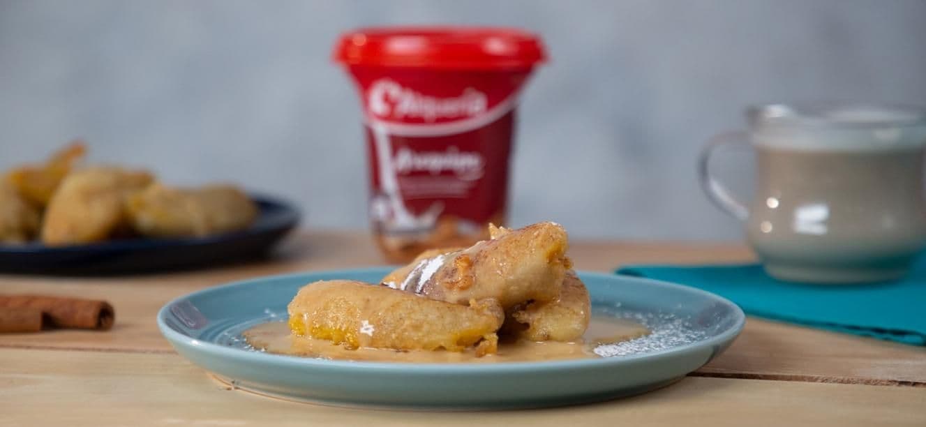 Bananos tempura con salsa inglesa de arequipe Alqueria