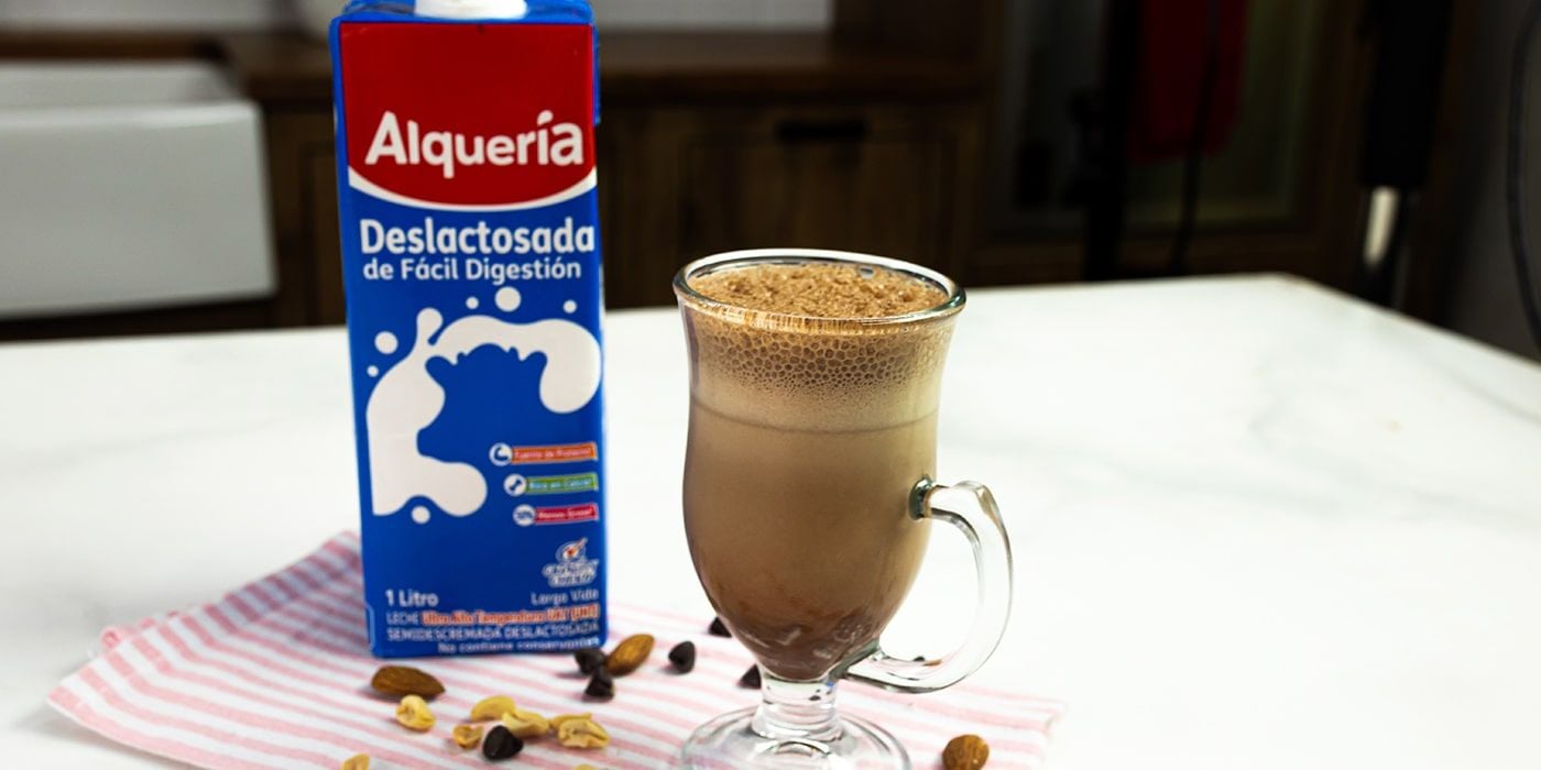 Batido de cocoa y mantequilla de maní con Leche Alquería Deslactosada
