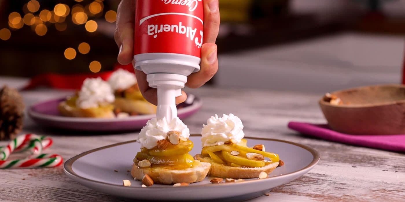 Bocaditos de manzana, queso y miel