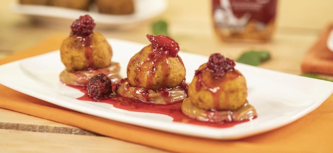 Bolitas de plátano maduro con arequipe