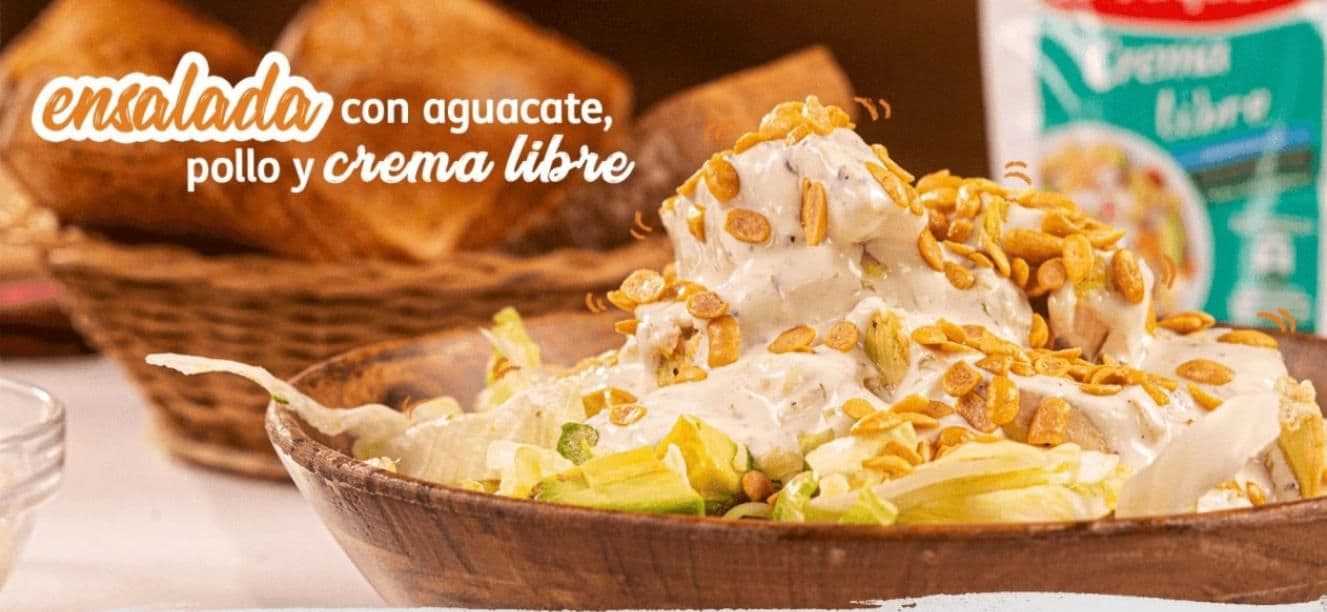 Ensalada con pollo aguacate y Crema Libre