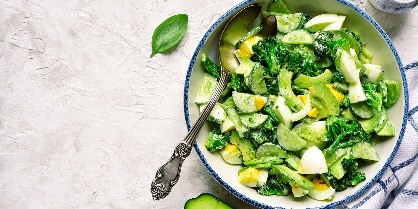 Ensalada de pepinos y aguacate