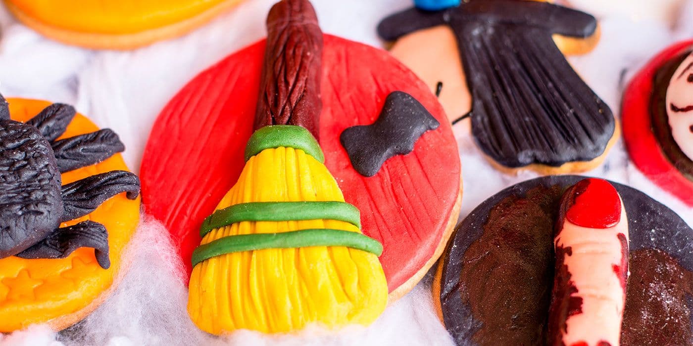 Galletas de leche en forma de escobas