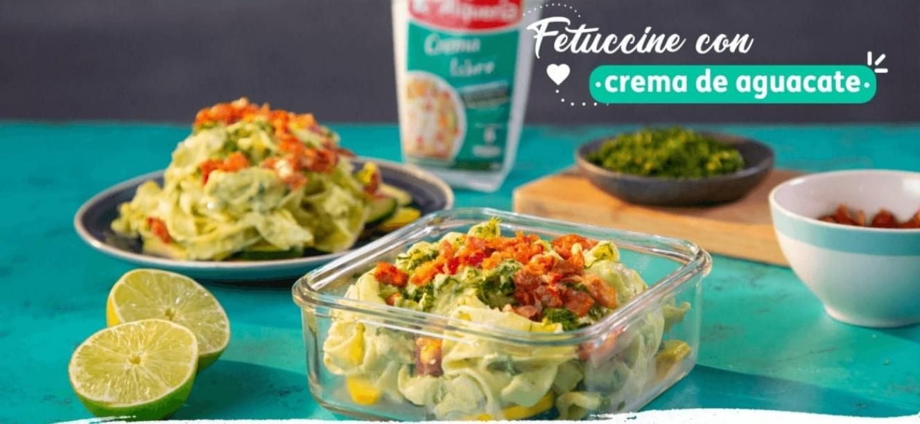 Pasta con crema de aguacate