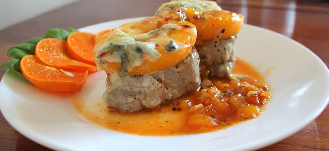 Pollo al durazno a la alexandra carnaval