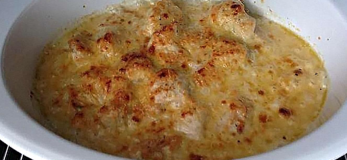 Pollo con tocineta en reduccion de Crema de Leche Alqueria