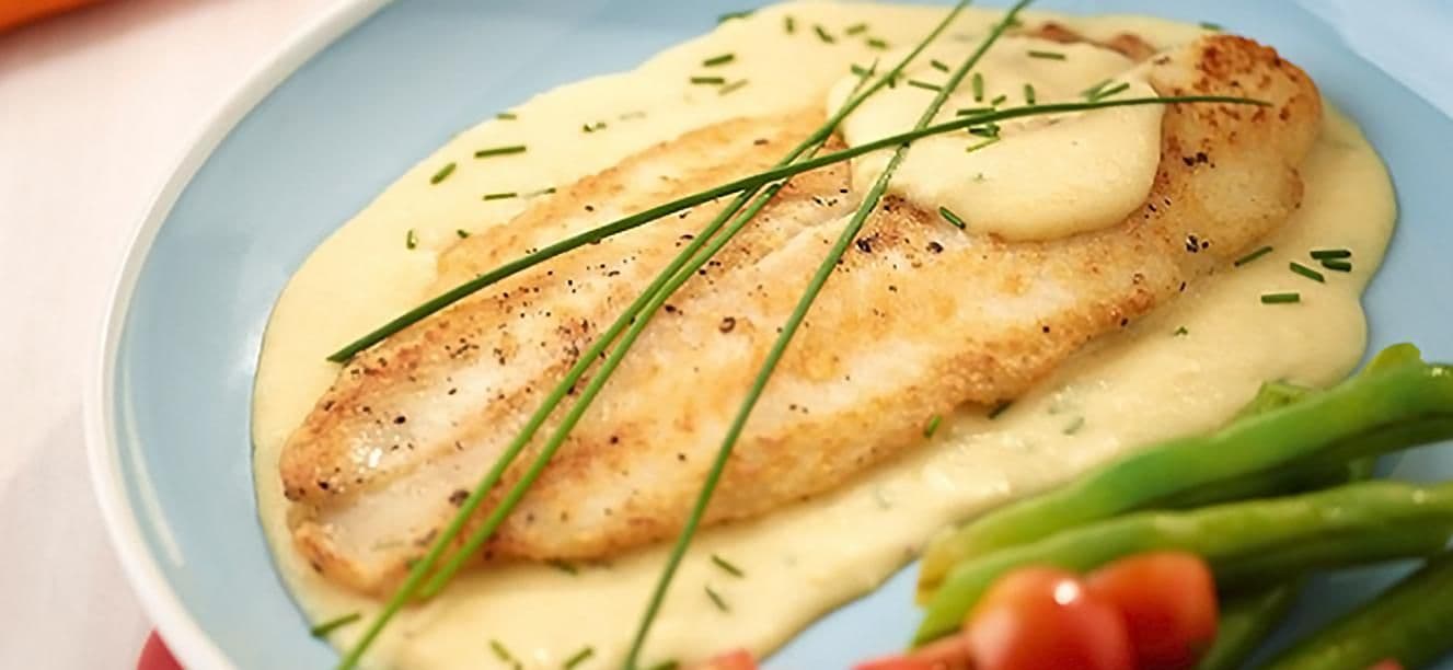 Filete de pescado blanco con crema de plátanos