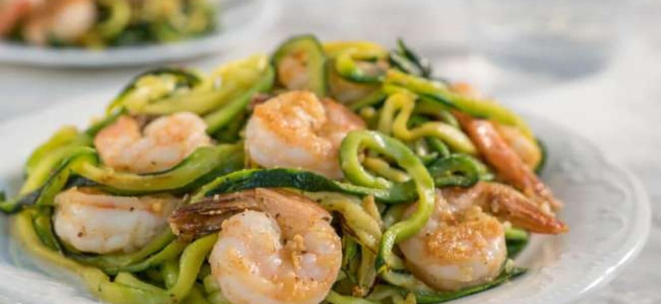 Salteado cremoso de camaron y calabacin verde