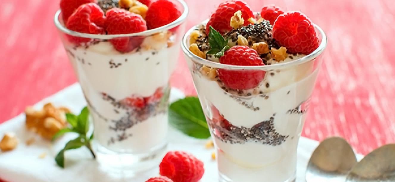 Tarritos pasteleros de fresas y mora