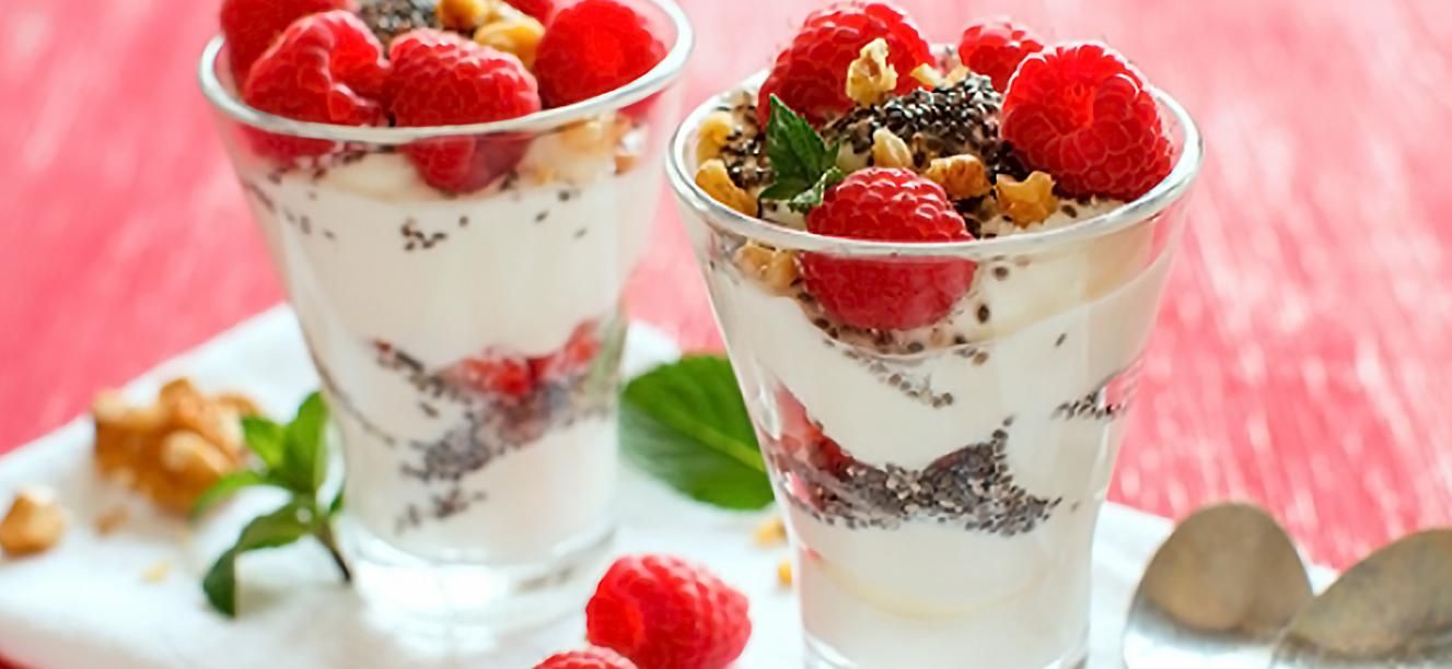 Tarritos pasteleros de fresas y mora