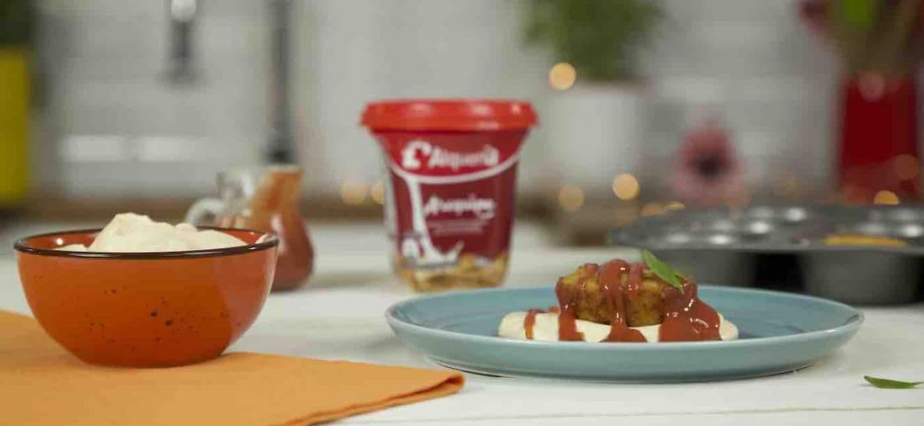 Torticas de almojabana con arequipe Alqueria y guayaba